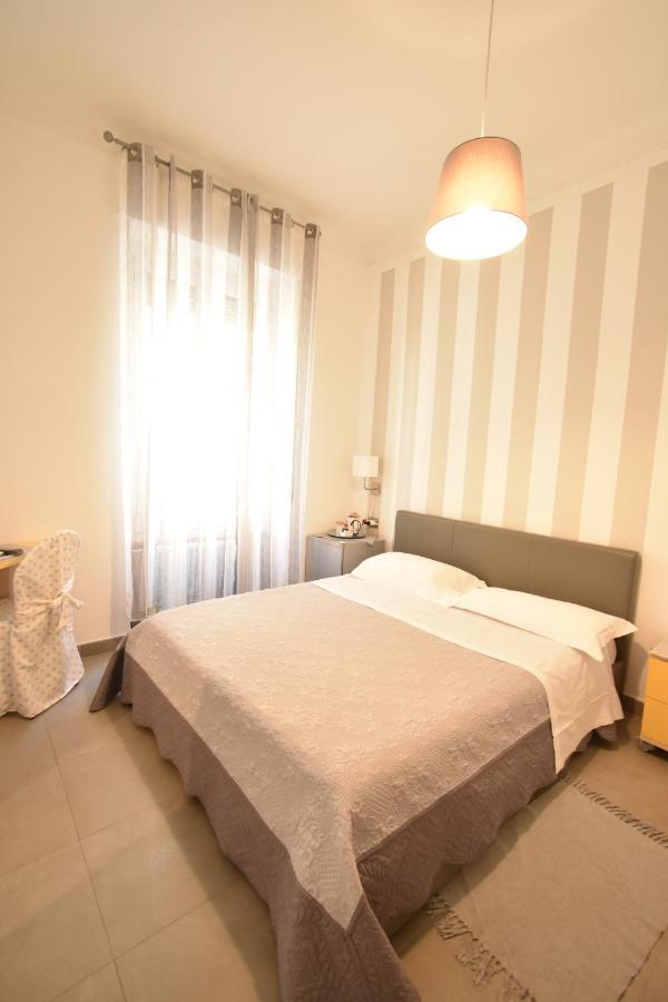 Affittacamere E Appartamenti - Rent Rooms And Apartments Le Camere Nel Corso - Adults Only Специя Экстерьер фото