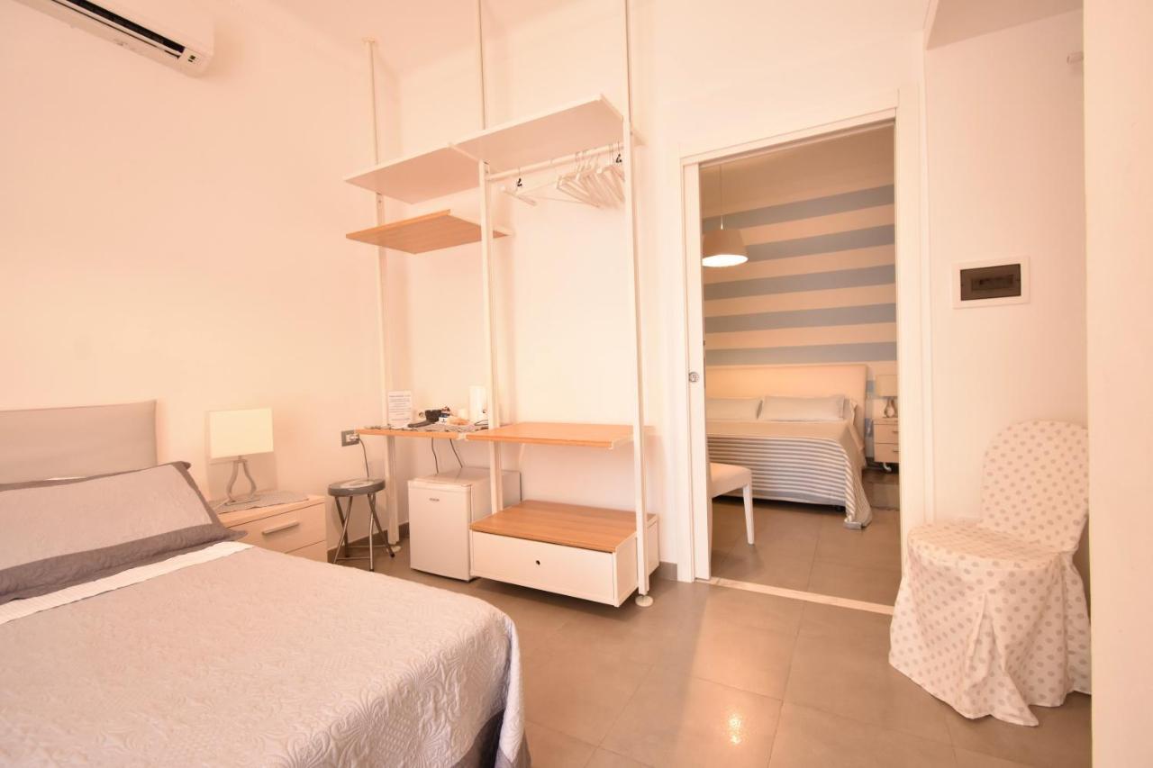 Affittacamere E Appartamenti - Rent Rooms And Apartments Le Camere Nel Corso - Adults Only Специя Экстерьер фото