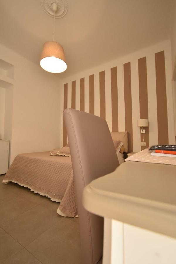 Affittacamere E Appartamenti - Rent Rooms And Apartments Le Camere Nel Corso - Adults Only Специя Экстерьер фото