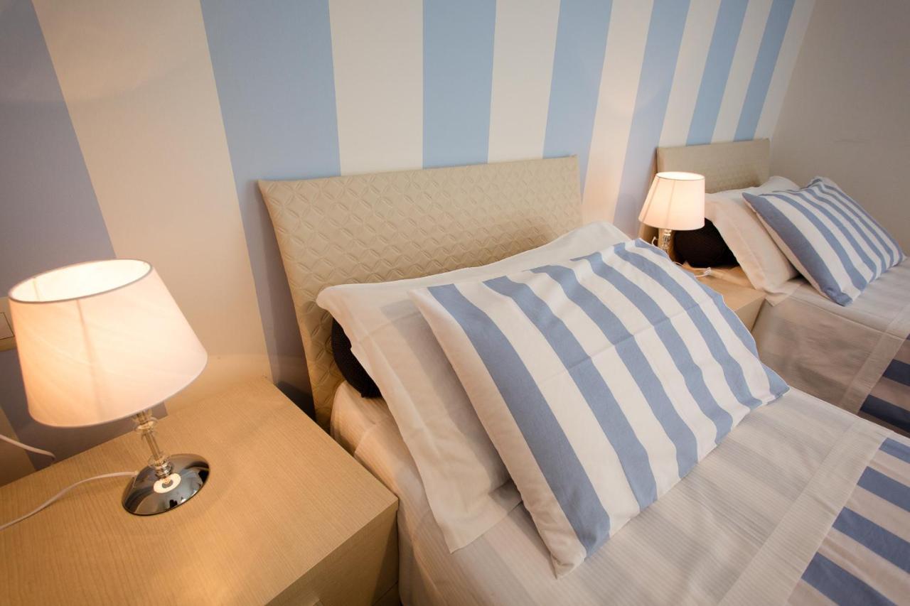 Affittacamere E Appartamenti - Rent Rooms And Apartments Le Camere Nel Corso - Adults Only Специя Экстерьер фото