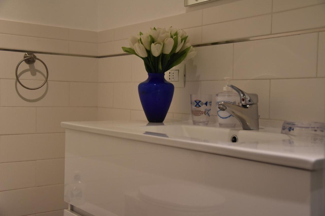 Affittacamere E Appartamenti - Rent Rooms And Apartments Le Camere Nel Corso - Adults Only Специя Экстерьер фото