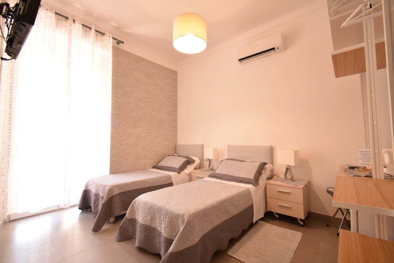 Affittacamere E Appartamenti - Rent Rooms And Apartments Le Camere Nel Corso - Adults Only Специя Экстерьер фото