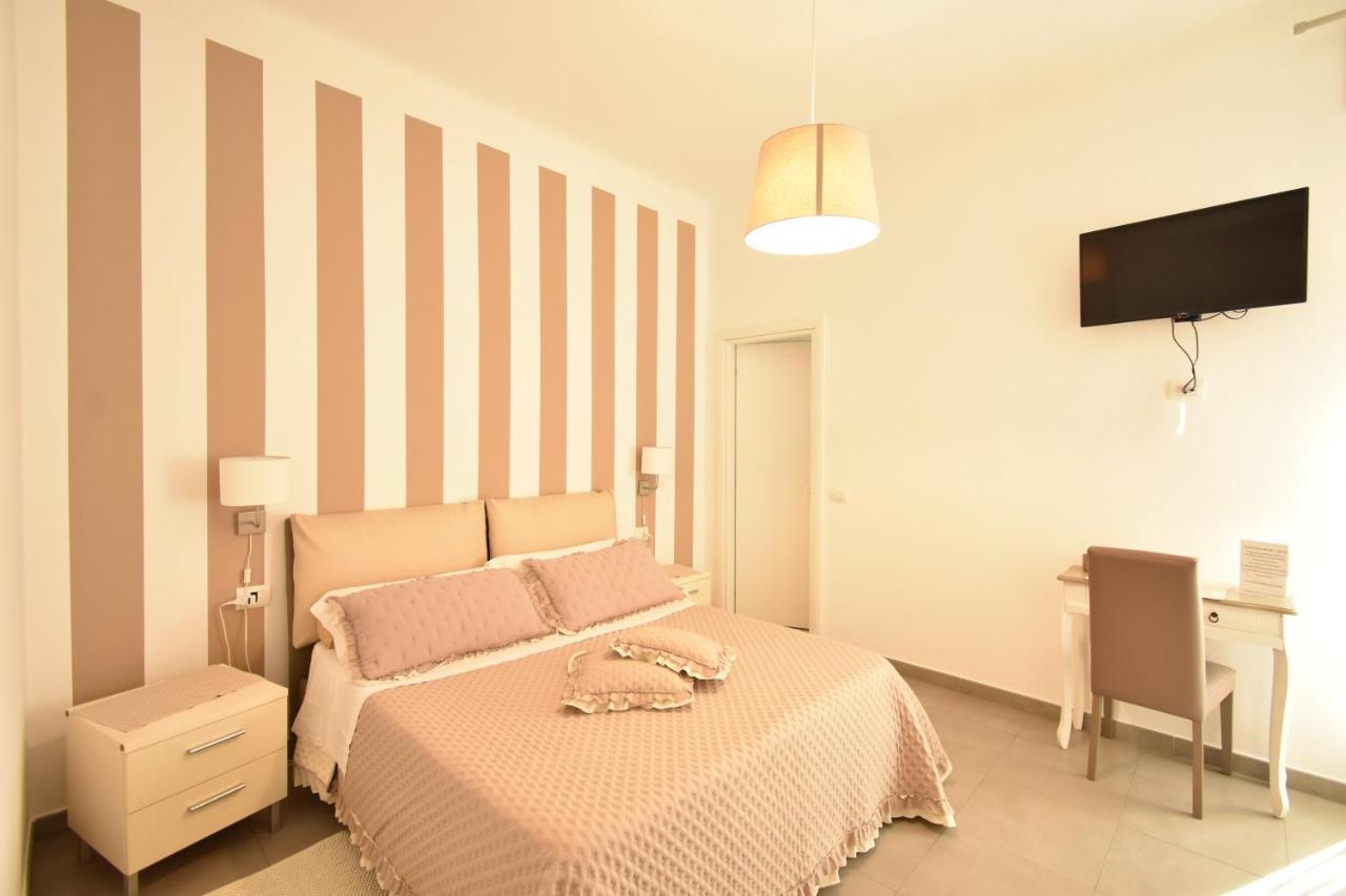 Affittacamere E Appartamenti - Rent Rooms And Apartments Le Camere Nel Corso - Adults Only Специя Экстерьер фото