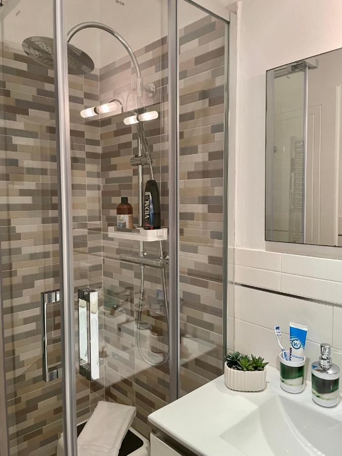 Affittacamere E Appartamenti - Rent Rooms And Apartments Le Camere Nel Corso - Adults Only Специя Экстерьер фото