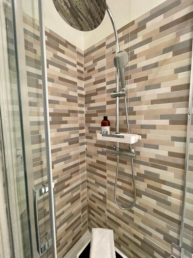 Affittacamere E Appartamenti - Rent Rooms And Apartments Le Camere Nel Corso - Adults Only Специя Экстерьер фото