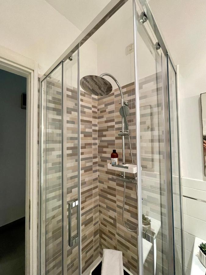Affittacamere E Appartamenti - Rent Rooms And Apartments Le Camere Nel Corso - Adults Only Специя Экстерьер фото