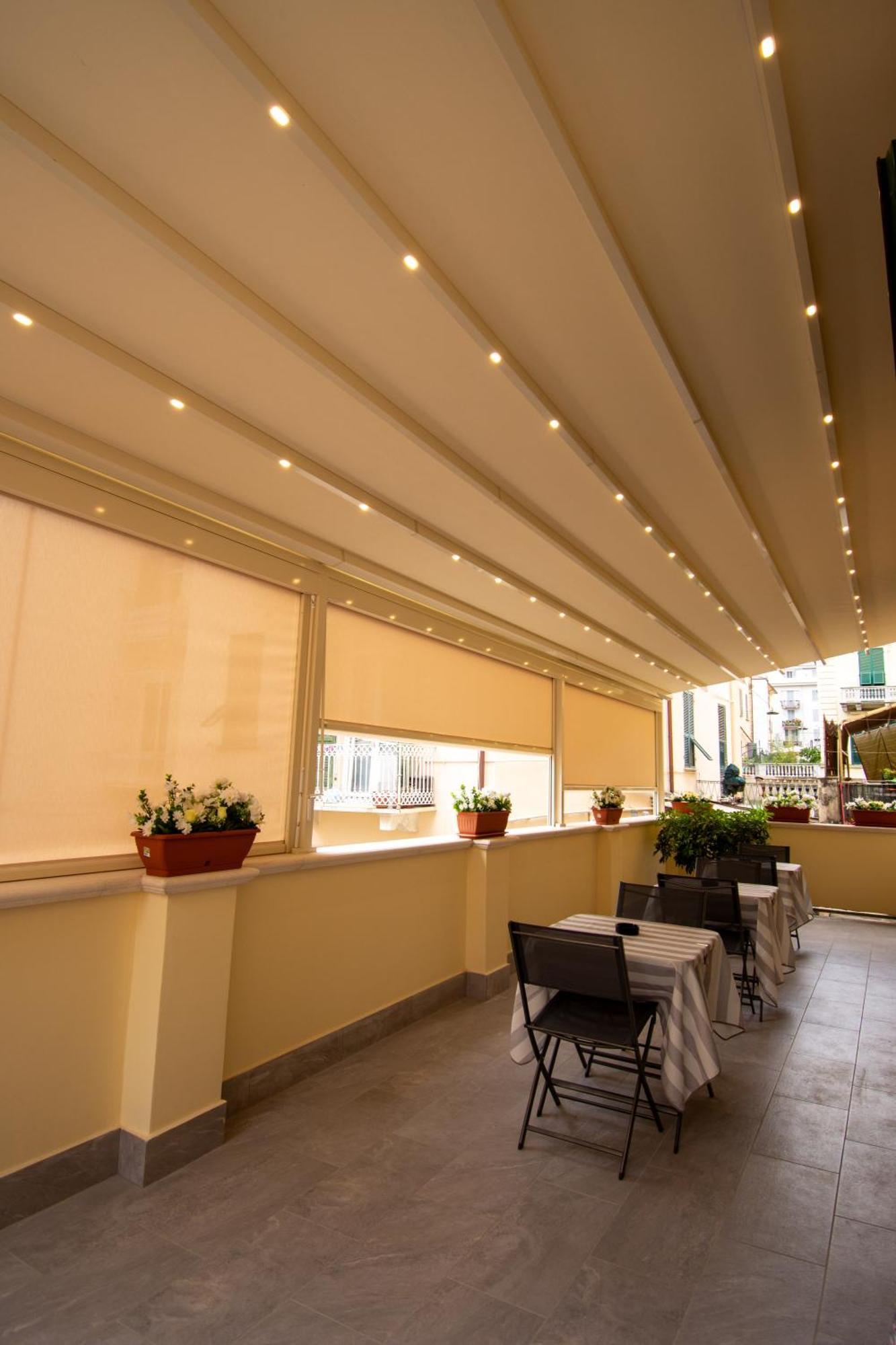 Affittacamere E Appartamenti - Rent Rooms And Apartments Le Camere Nel Corso - Adults Only Специя Экстерьер фото