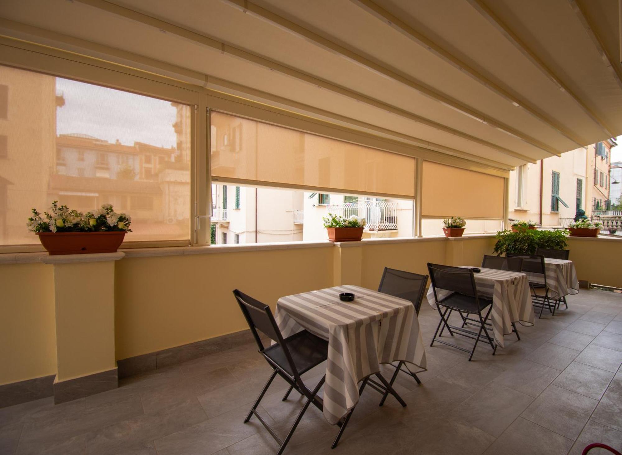 Affittacamere E Appartamenti - Rent Rooms And Apartments Le Camere Nel Corso - Adults Only Специя Экстерьер фото