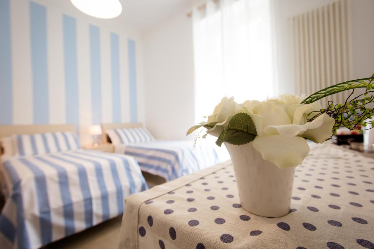 Affittacamere E Appartamenti - Rent Rooms And Apartments Le Camere Nel Corso - Adults Only Специя Экстерьер фото
