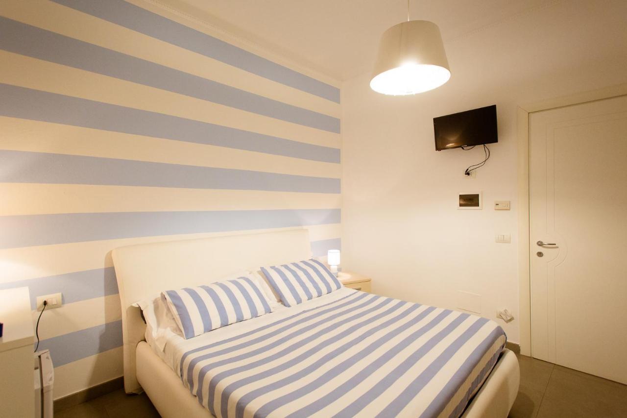 Affittacamere E Appartamenti - Rent Rooms And Apartments Le Camere Nel Corso - Adults Only Специя Экстерьер фото