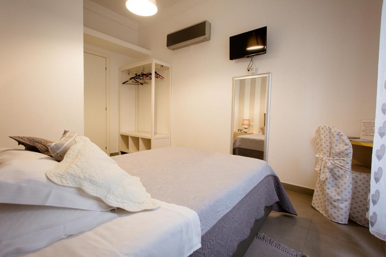 Affittacamere E Appartamenti - Rent Rooms And Apartments Le Camere Nel Corso - Adults Only Специя Экстерьер фото