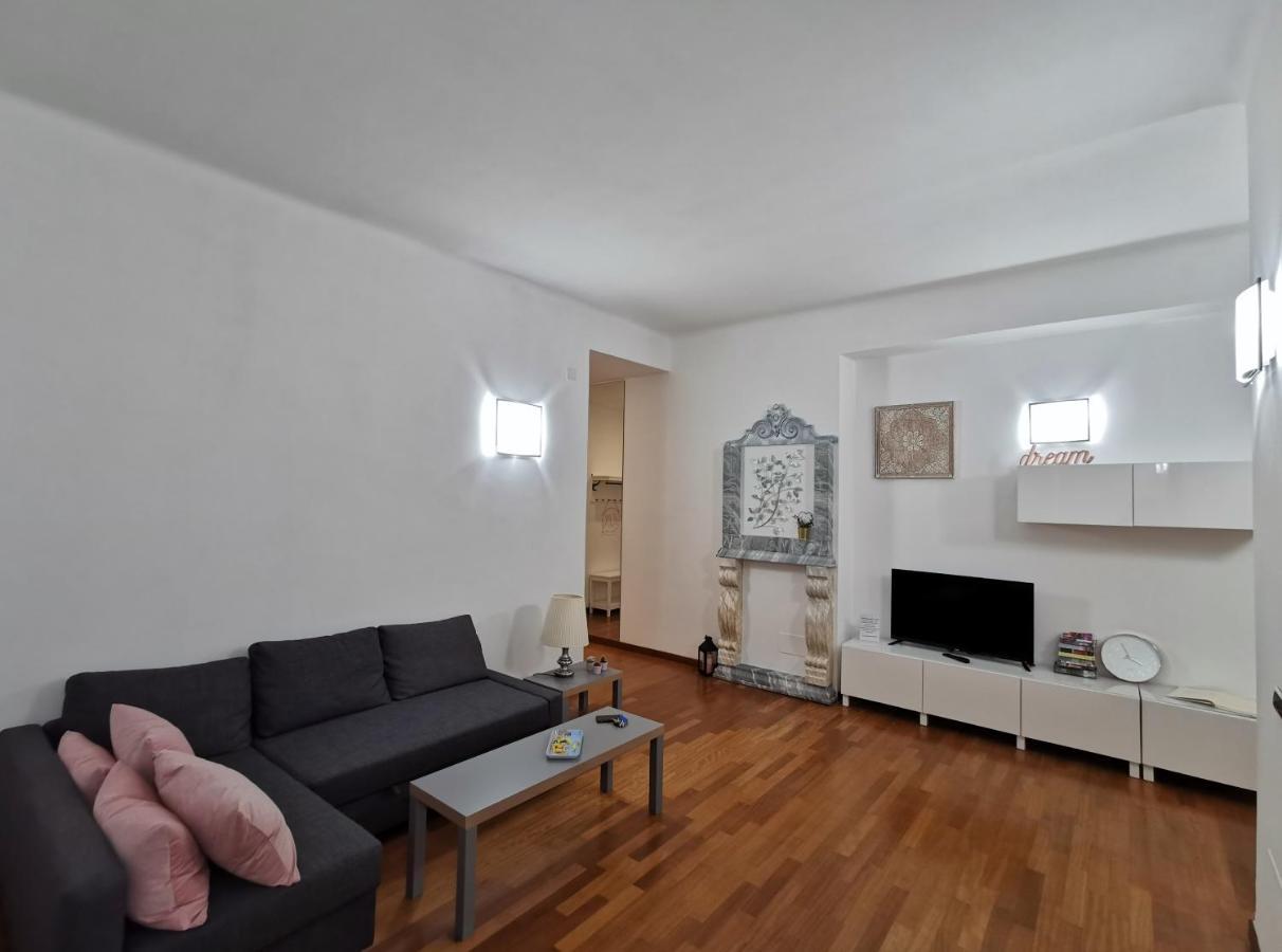 Affittacamere E Appartamenti - Rent Rooms And Apartments Le Camere Nel Corso - Adults Only Специя Экстерьер фото