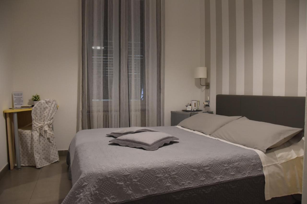Affittacamere E Appartamenti - Rent Rooms And Apartments Le Camere Nel Corso - Adults Only Специя Экстерьер фото