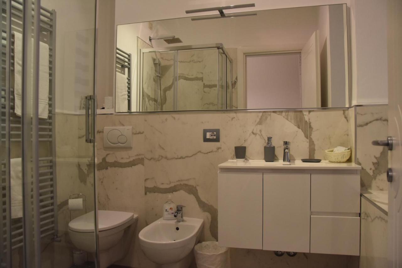 Affittacamere E Appartamenti - Rent Rooms And Apartments Le Camere Nel Corso - Adults Only Специя Экстерьер фото