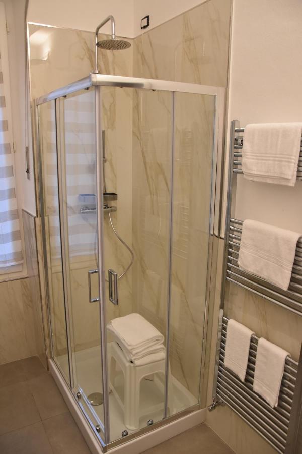 Affittacamere E Appartamenti - Rent Rooms And Apartments Le Camere Nel Corso - Adults Only Специя Экстерьер фото