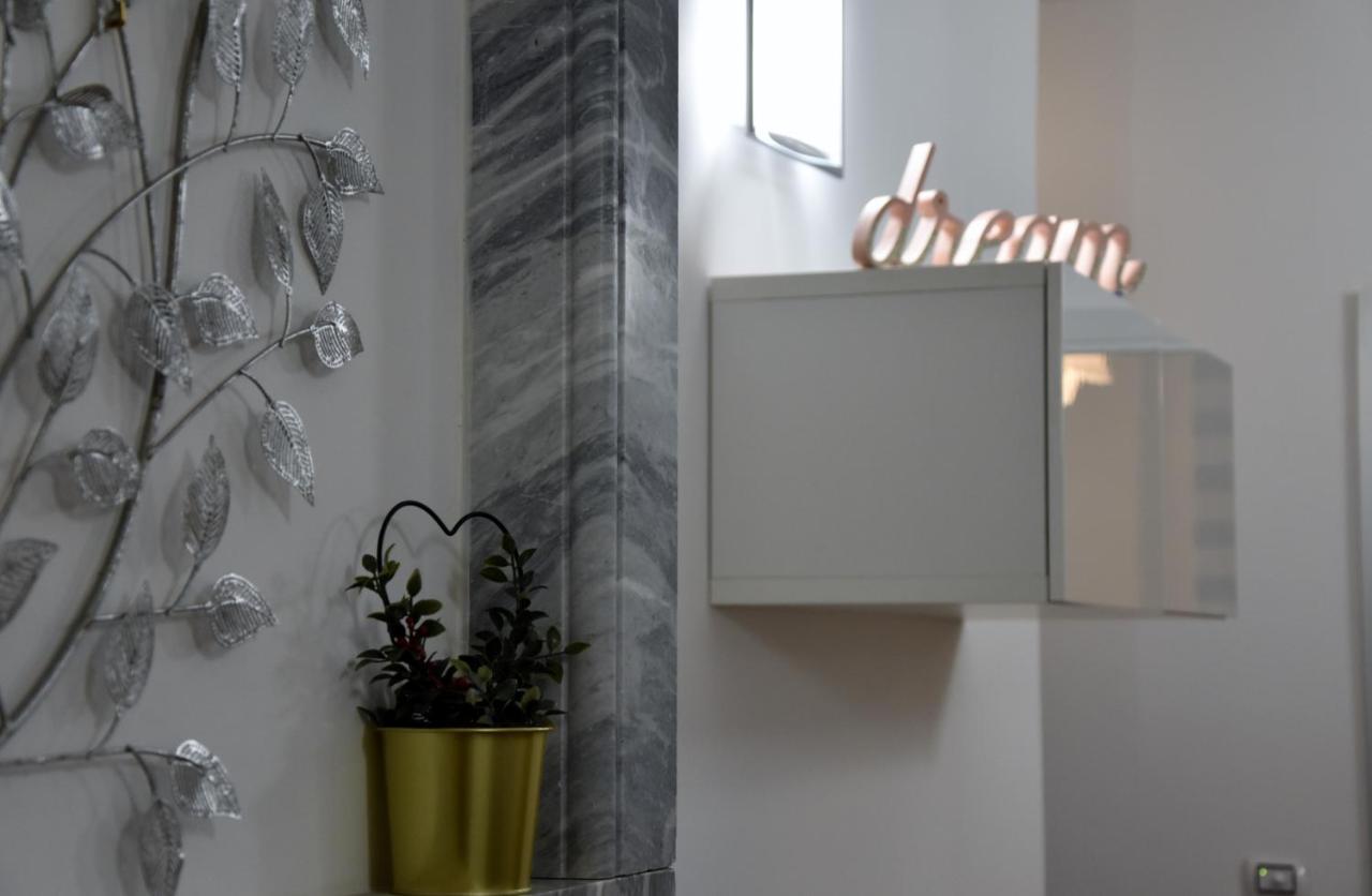 Affittacamere E Appartamenti - Rent Rooms And Apartments Le Camere Nel Corso - Adults Only Специя Экстерьер фото
